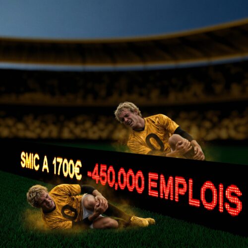 Joueur de football au sol devant un panneau LED indiquant SMIC à 1700€ -450,000 EMPLOIS.